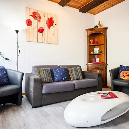 Le Nain Rouge Apartment *